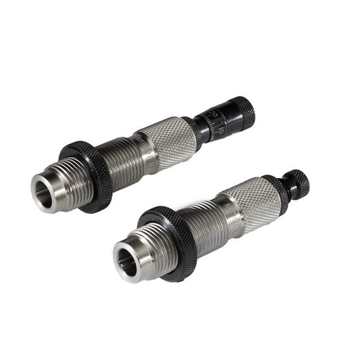 Descubre el set de dies Premium de Redding para 25 Creedmoor, que incluye un Carbide Size Button y un Bullet Seating Micrometer para máxima precisión.