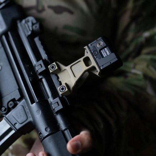 El LERNA Optic Mount Kit para AIMPOINT® ACRO ofrece una altura de 2.91" para una mejor identificación de objetivos y mayor conciencia situacional.