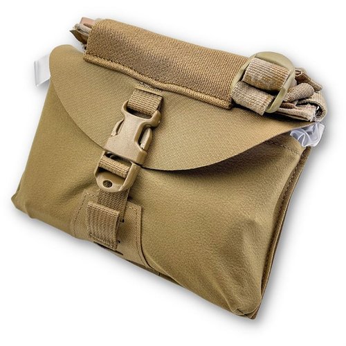 El pouch IFAS de GBRS Group es versátil y fácil de usar, compatible con MOLLE, con retención ajustable y una funda para torniquete integrada.