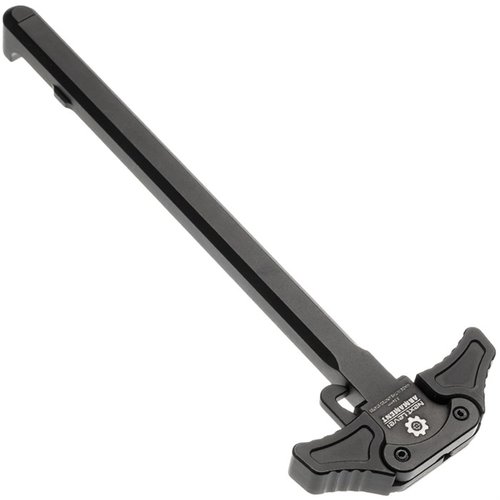 El NLX556 Ambidextrous Charging Handle tiene orejas más pequeñas para un perfil más delgado, fabricado en aluminio 7075, ¡ideal para tu AR-15!