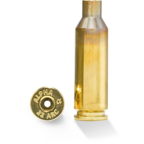 La 22 ARC Brass de Alpha Munitions ofrece alta precisión y energía en distancias largas, ideal para caza y tiro de precisión, con 100 piezas en cada caja.