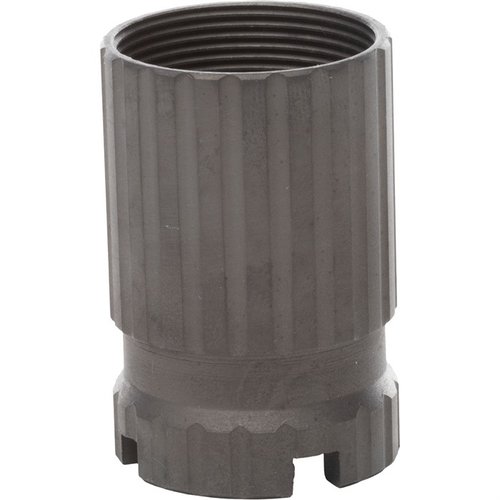 El Barrel Nut para Remington R10A1 es un componente OEM de acero endurecido, diseñado para un ajuste preciso y durabilidad, ideal para reconstrucciones y restauraciones.