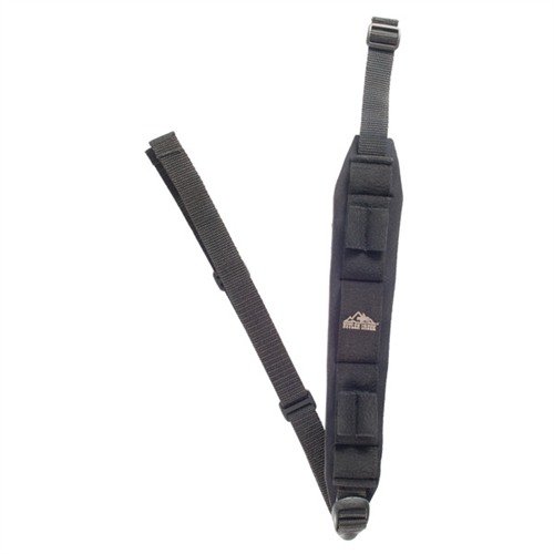 La sling Alaskan Magnum de Bushnell ofrece un pad de neopreno que absorbe el impacto y evita que tu rifle se deslice, además de tener loops para cartuchos.