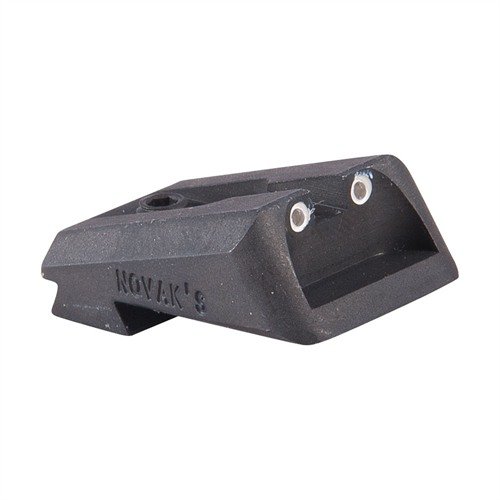 El KIMBER CLASSIC CARRY REAR NIGHT SIGHT ofrece un diseño bajo perfil, fácil de instalar en dovetails de fábrica y una excelente visibilidad para disparos precisos.