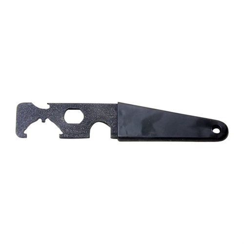 El AR-15 Carbine Wrench/Multi-Tool de PRO MAG es una herramienta versátil que incluye llaves para castle-nut, receiver-extension y flash hider, todo en uno.