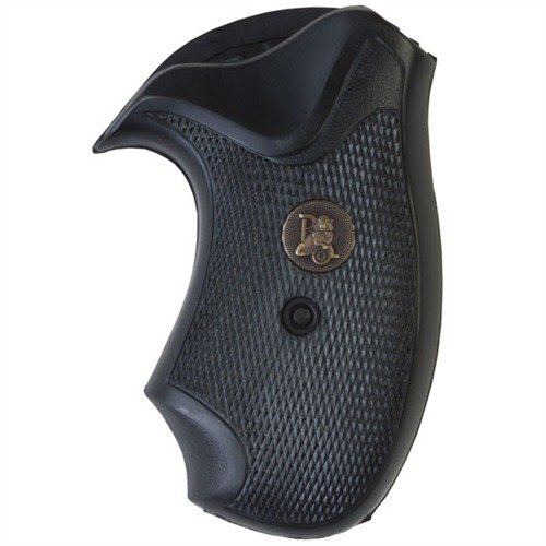 Las COMPAC GRIPS de PACHMAYR ofrecen un agarre antideslizante en todas las condiciones, absorben el retroceso y tienen un diseño moldeado para mayor seguridad.