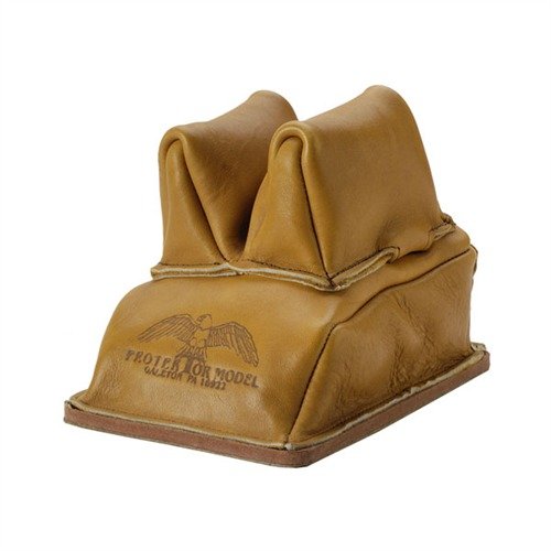 La bolsa trasera Heavy Bottom Rabbit Ear de PROTEKTOR está hecha de cuero suave y resistente, ideal para estabilidad y precisión al disparar.