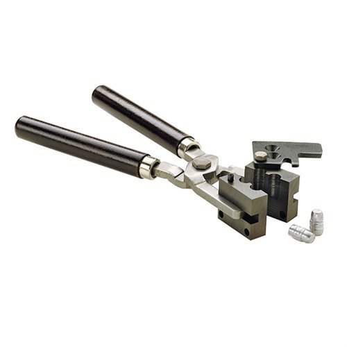 Las BULLET MOULD HANDLES de RCBS son robustas, con mangos de madera premium para mayor comodidad, ideales para el casting de balas en casa.