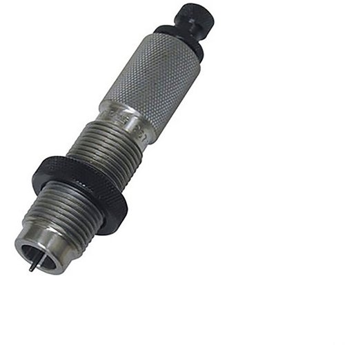 Los FULL LENGTH SIZING DIES de Redding ajustan toda la longitud de tu cartucho, incluyendo el cuello y el cuerpo, y vienen con un decapping assembly y expander ball.