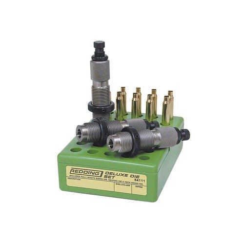Los juegos de dies Redding Deluxe incluyen un die de tamaño completo, un die de asientos y un die de tamaño de cuello, garantizando munición precisa y duradera.