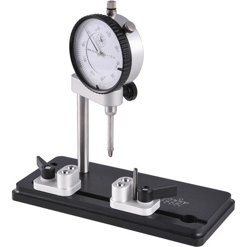 La Gauge de Concentricidad Sinclair es fácil de usar, precisa y acepta cartuchos hasta 50 BMG, ideal para recargadores serios que buscan calidad.
