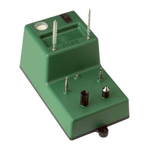 El Trim Mate™ Case Prep Center de RCBS facilita y acelera la preparación de cartuchos, con 5 cabezales rotativos para desbarbar, limpiar y más.