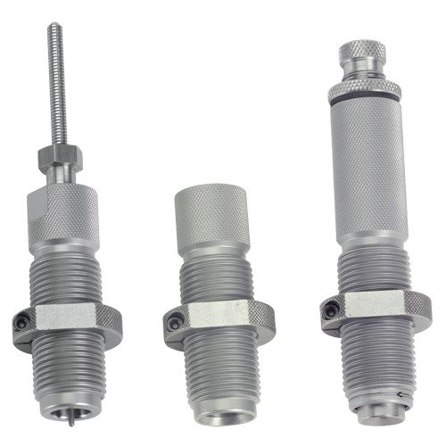 Los sets de recarga Hornady 3-Dies incluyen un die de tamaño completo, expendedor ajustable y die de asiento de balas, todo con recubrimiento de nitruro de titanio.