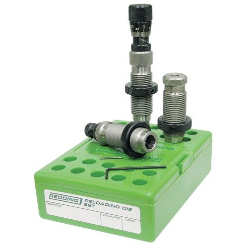 El juego de dies Redding National Match es ideal para tiradores serios, incluye Full Length Sizing Die, Taper Crimp Die y Competition Bullet Seater.