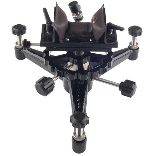 El Windage Heavy Varmint Rest de Sinclair ofrece ajuste rápido para cualquier forend, con movimientos horizontales precisos y soporte para bolsas de arena.