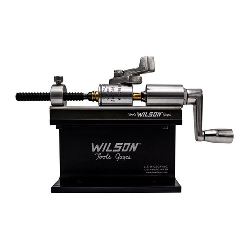 El Kit de Recortadora de Casos Wilson incluye soporte y abrazadera, trimando casos de .17 a .45 con un acabado duradero y ajustes precisos. ¡Hecho en EE.UU.!