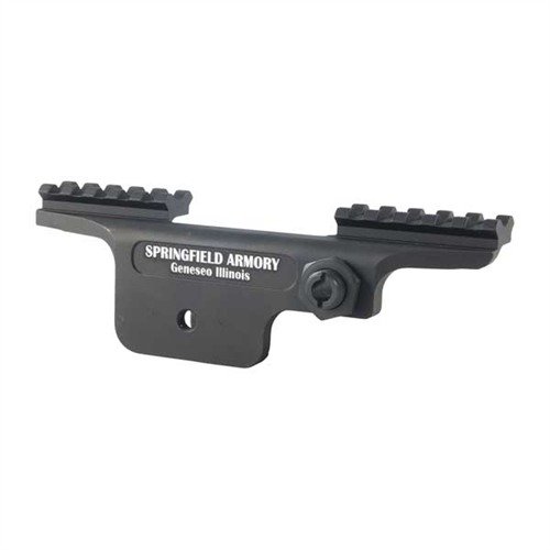 El SCOPE MOUNT de aluminio de 4ª generación para M1A de Springfield Armory es ligero, duradero y se adapta perfectamente a tu rifle .308 para una precisión superior.