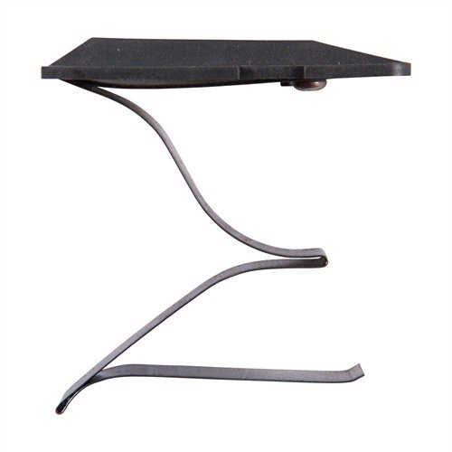 Mejora la alimentación de tu rifle Savage con el Magazine Follower Assembly para acción corta, compatible con modelos 110/111/112/112BT de carga superior.