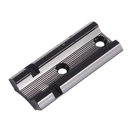 Las bases de aluminio ligeras de WEAVER son perfectas para rifles, escopetas y pistolas, disponibles en varios modelos y acabados para un ajuste óptimo.