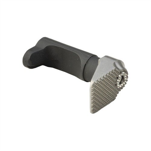 El 1911 Oversized Magazine Release de Wilson Combat reduce el movimiento de la mano para cambios de cargador más rápidos, ideal para manos pequeñas.